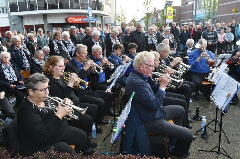 Brassband Eensgezindheid tijdens Dodenherdenking 2023